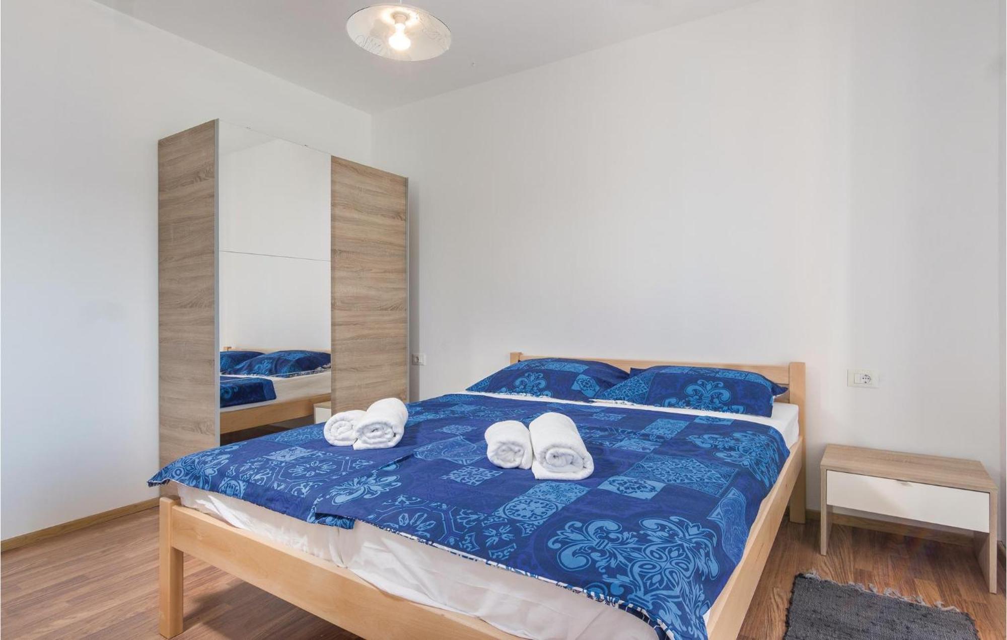 8 Bedroom Awesome Home In Pula Exterior foto