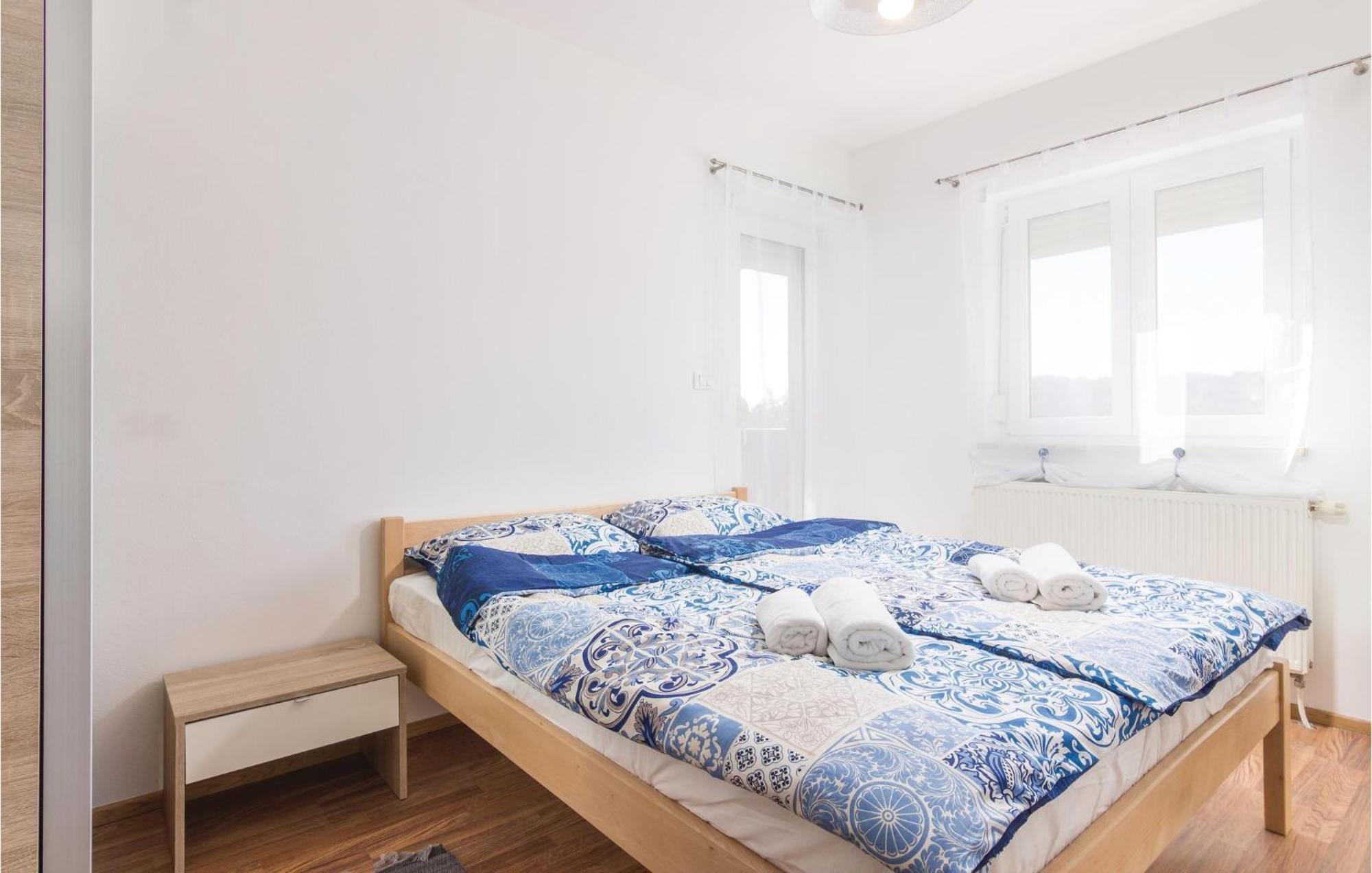 8 Bedroom Awesome Home In Pula Exterior foto