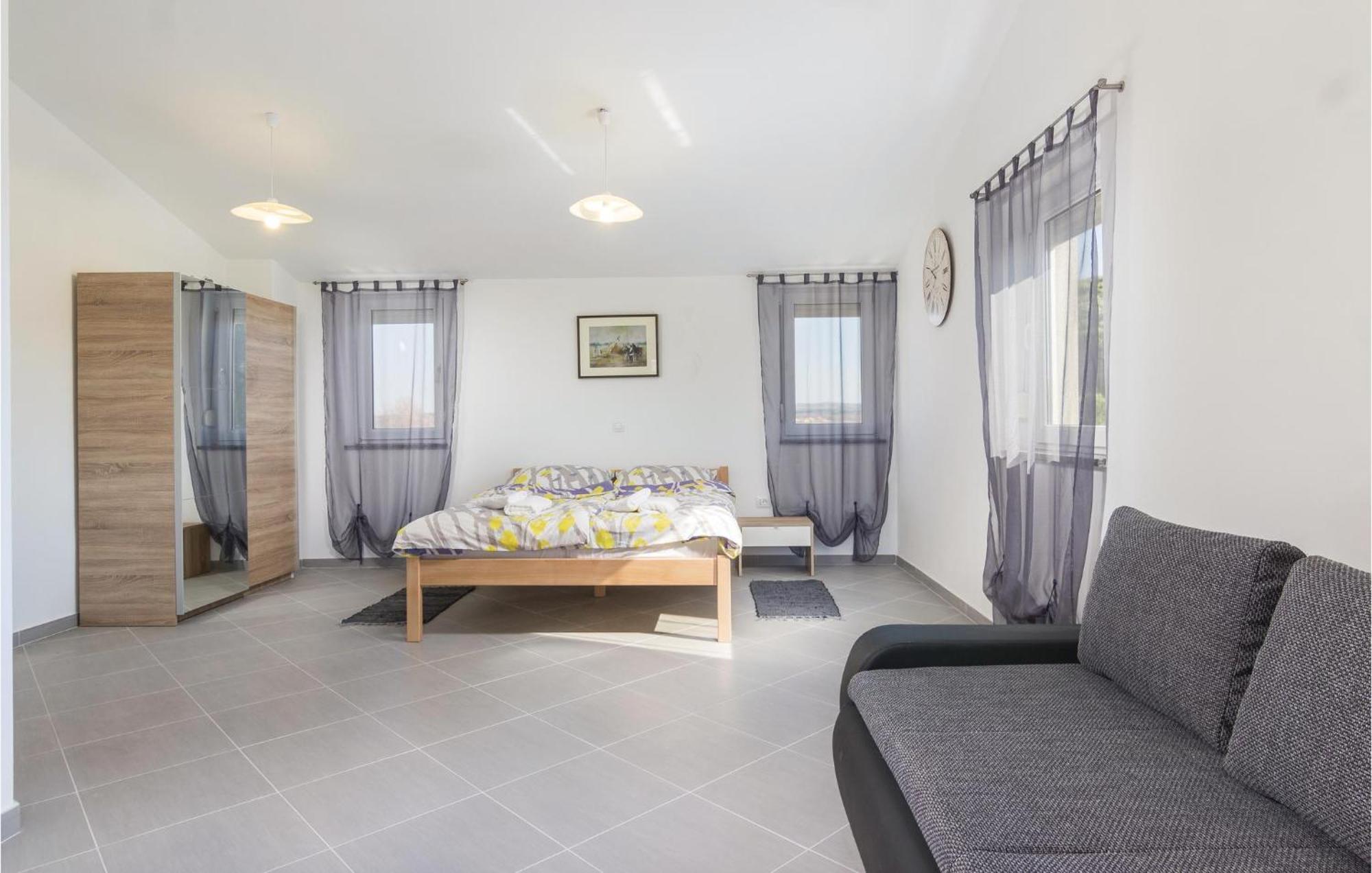8 Bedroom Awesome Home In Pula Exterior foto